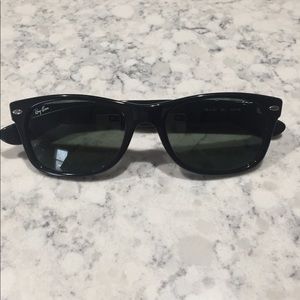 Ray Ban Black Wayfarer Sunglasses